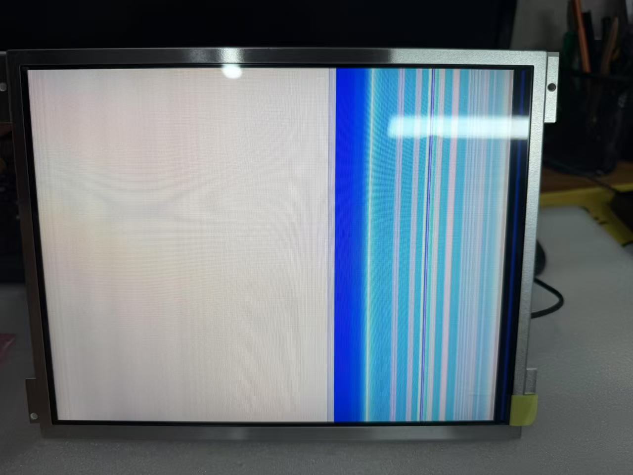 液晶闪屏现象原因和解决方案